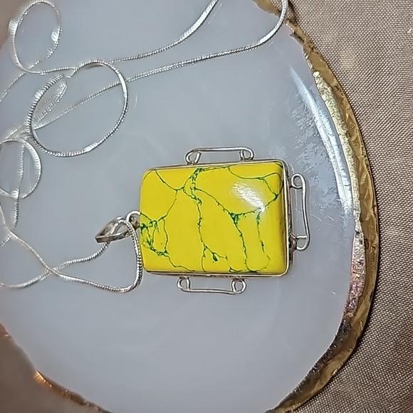 Yellow Turquoise Pendant w/Chain - Picture 5 of 5